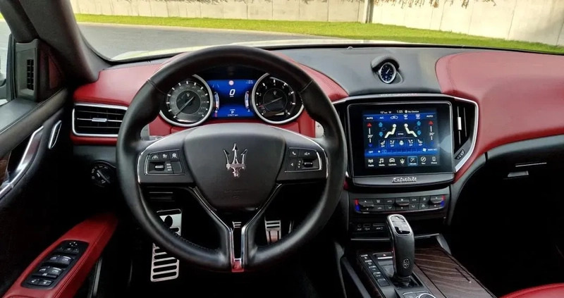 Maserati Ghibli cena 259000 przebieg: 33000, rok produkcji 2019 z Łowicz małe 781